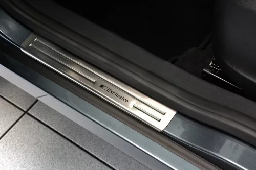 Avisa protecție de prag din oțel argintie satinată "Exclusive" (din 4 bucăți) SKODA YETI 2013->