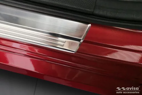 Avisa protecție de prag din oțel argintie ștanțat "Lines" (din 4 bucăți) SUZUKI SWIFT VII hatchback 5d 2024->