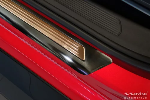 Avisa negru/cupru inserție az față pentru praguri protecție de prag din oțel ștanțat "Lines" cupru betéttel (din 4 bucăți), limitált ediție BORN hatchback 5D 2021