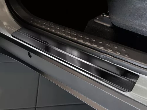 Avisa negru, aluminiu inserție emblemă EXCLUSIVE oțel protecție prag (4 mai multe bucăți) NX 2014-2021, C-HR cv 2016-2019, FL2019->2023, RAV4 IV FL 02.2016-2018