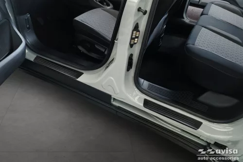 Avisa protecție de prag din oțel neagră mată ștanțat "Lines" (din 4 bucăți) FORD TURNEO COURIER II 2023->