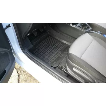   Rezaw covoare auto negre HYUNDAI i20 II Hatchback 2014- după (201616)