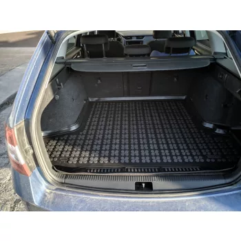   Rezaw covorașe negre din cauciuc pentru portbagaj SKODA Octavia III combi cu tavă superioară 2013-2019 (231536)