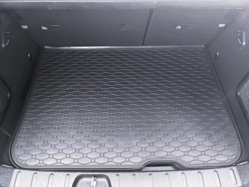 Rigum cu potrivire exactă covorașe pentru portbagaj Mini Clubman 3 uși (hatchback) 2015- Potrivit pentru pozițiile inferioare și superioare ale podelei portbagajului (nu simultan).